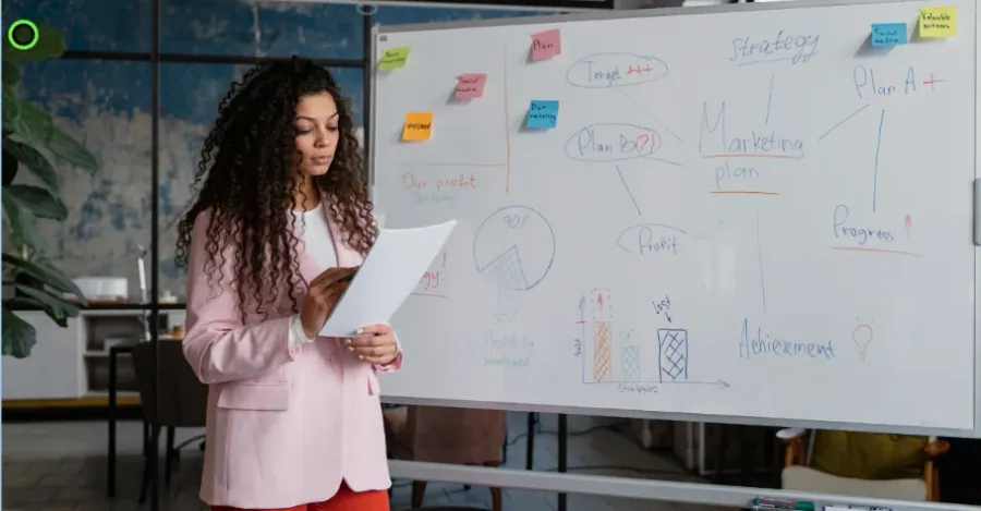 How to Pitch Investors: What Actually Belongs in 5 Minutes